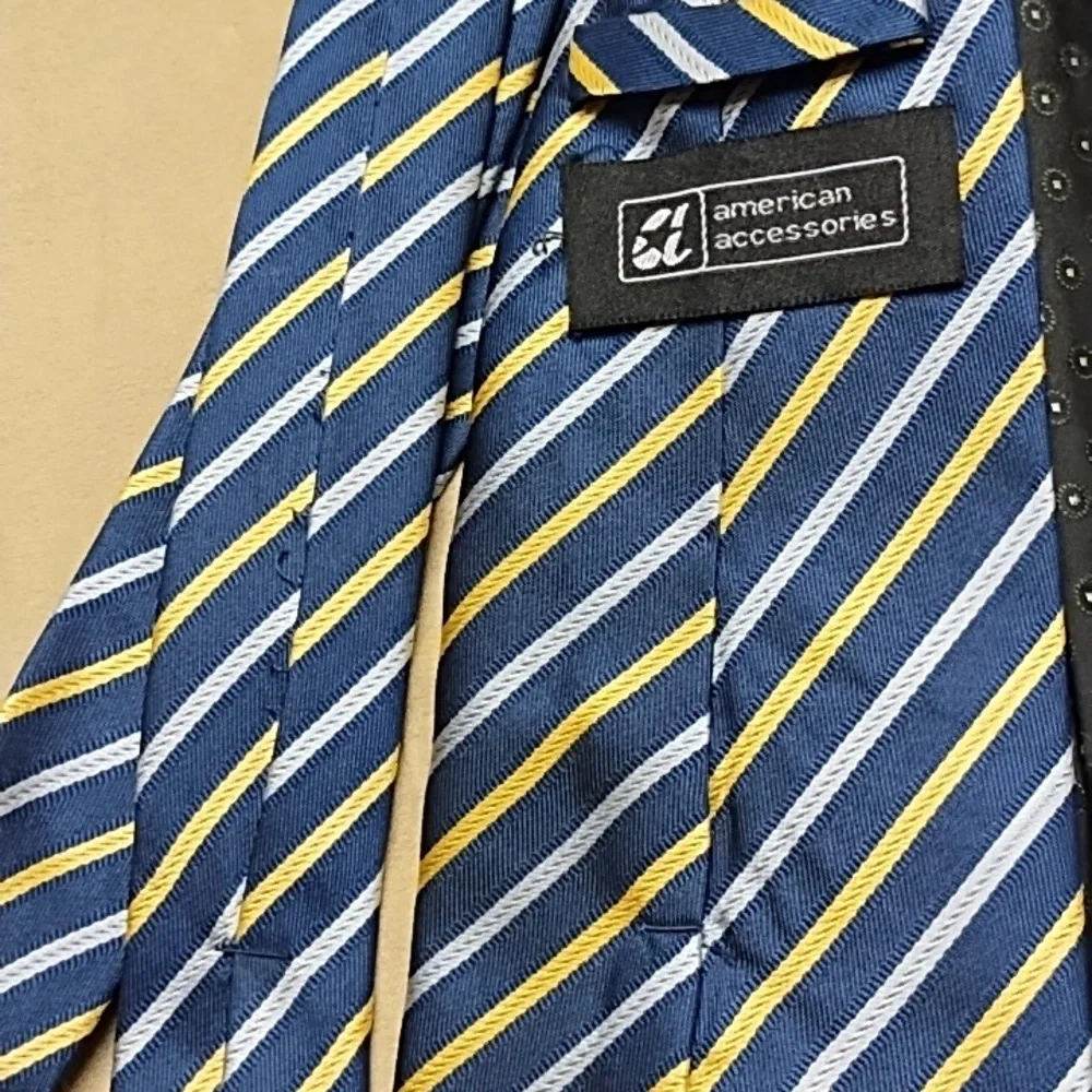 Four ties. - Picture 3 of 11